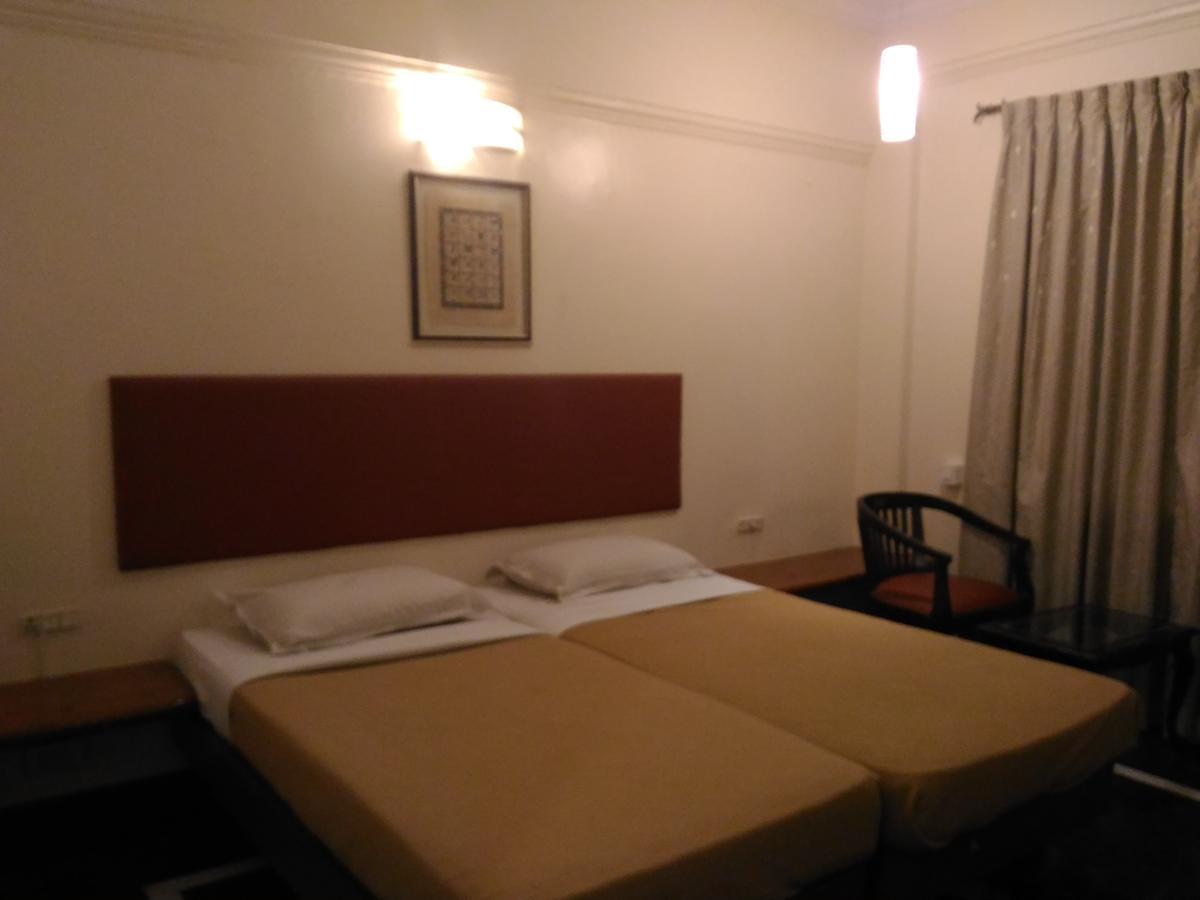 Hotel Woody's Bengaluru Zewnętrze zdjęcie